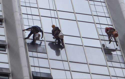 城市天际线的守护者——太原高耸建筑物清洗保洁服务